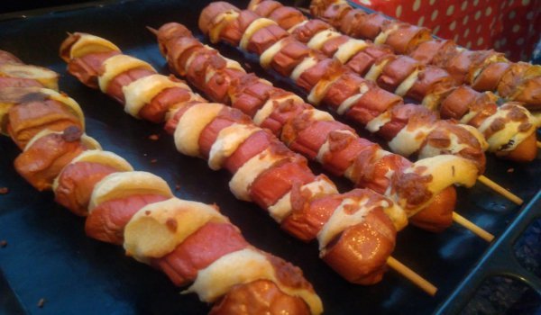 Шишчета с кренвирш и кашкавал