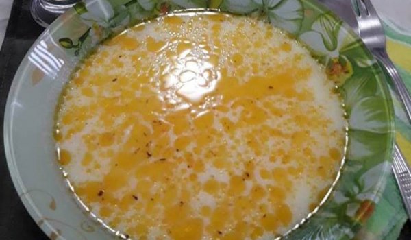 Шкембе за душата със застройка от прясно мляко и яйца