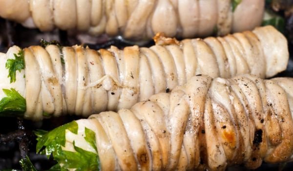 Шкембе, завито с черва