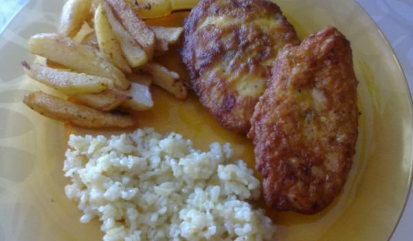 Шницели от домашно пиле с гарнитура