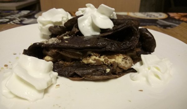 Шоко палачинки с богат пънеж