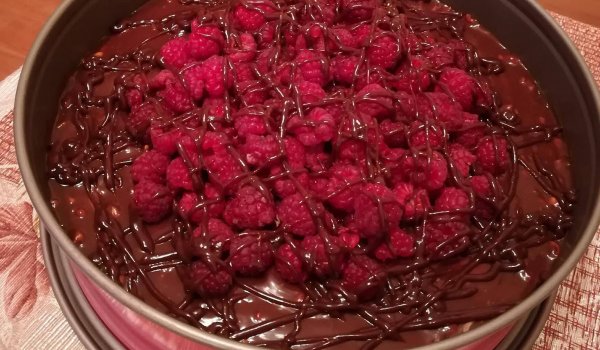 Шоколадов чийзкейк с бейлис и малини