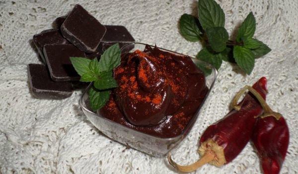 Шоколадов мус с лют пипер и еспресо