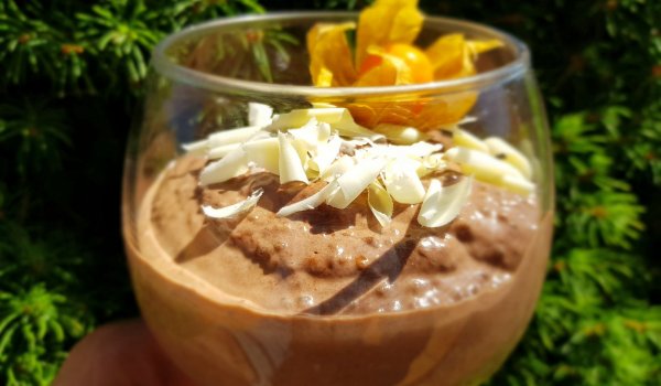 Шоколадов пудинг с чиа и бял шоколад