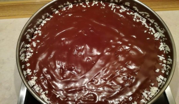 Шоколадов сладкиш със стар козунак