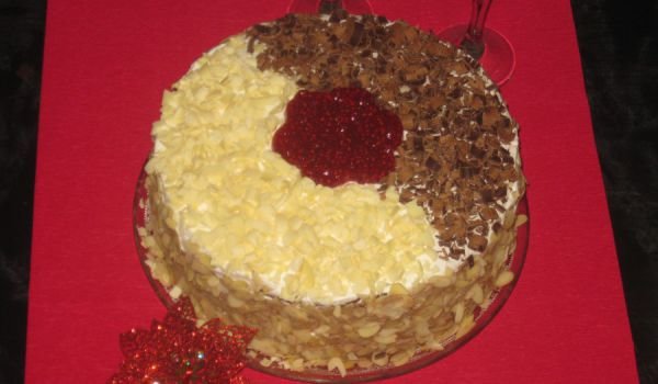 Шоколадова еклерова торта