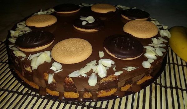 Шоколадова торта с банани
