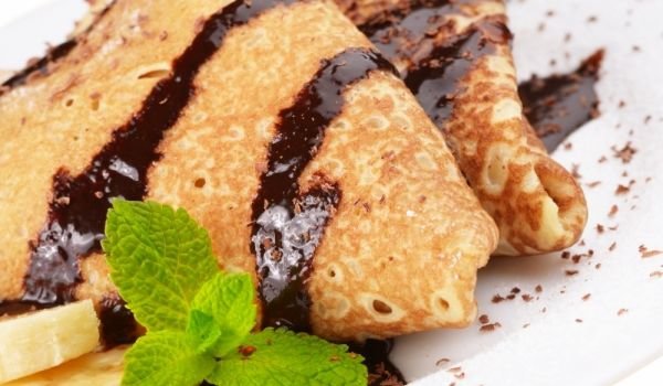 Шоколадови палачинки с ликьор