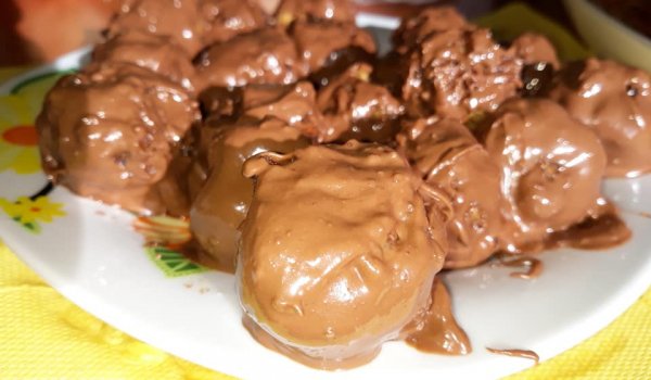 Шоколадови топчета с моркови
