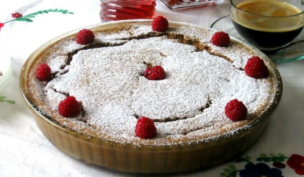 Шоколадово клафути със сливи