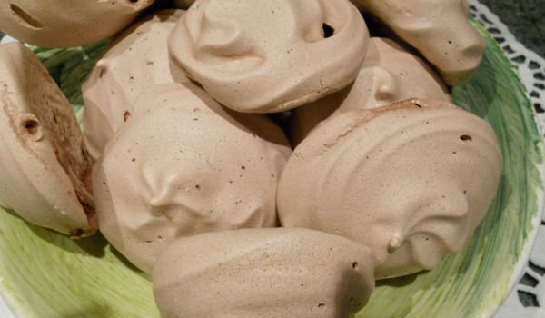 Шоколадово-сметанови целувки