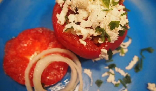 Шопска салата в домат