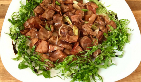 Шопска спържа с праз лук