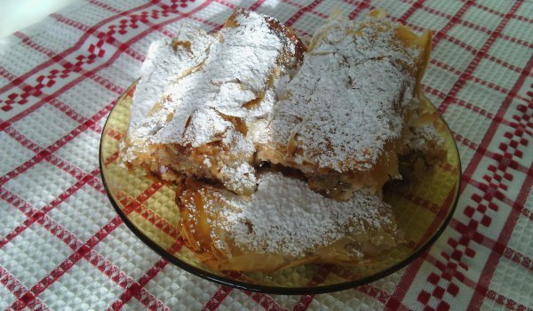 Щрудел с ябълки и банан