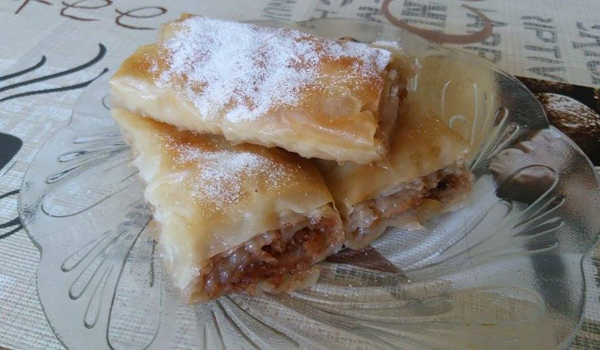 Щрудел с локум и орехи