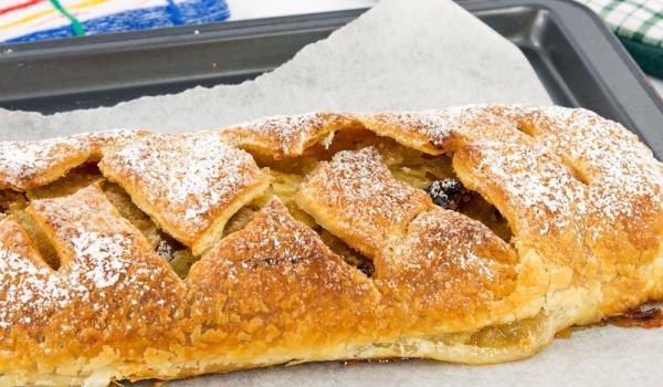 Щрудел с маслено тесто и ябълки