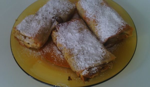 Щрудел с тиква, ябълки и шоколад