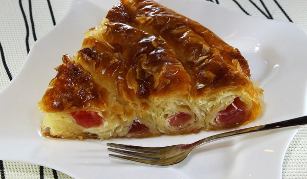 Сиропирана баница с локум