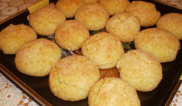 Сиропирани топки с грис