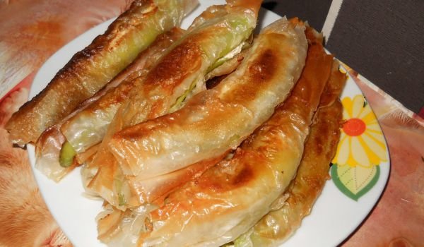 Сиврия с плънка в кори от баница