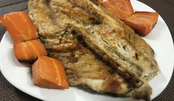 Скумрия с ананасова глазура