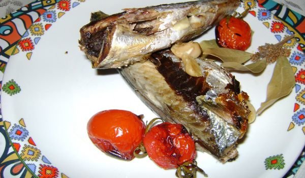 Скумрия в пергамент с чесън и майонеза