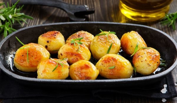 Сладки картофи с розмарин