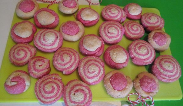 Сладки мартеници с масло