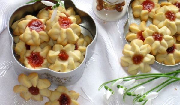 Сладки маслени цветя