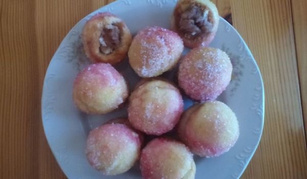 Сладки праскови с пълнеж и ядки
