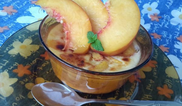 Сладки праскови в яйце и мляко