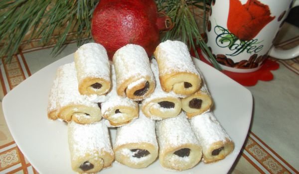 Сладки рулца с конфитюр