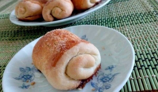 Сладки рулца с мармалад