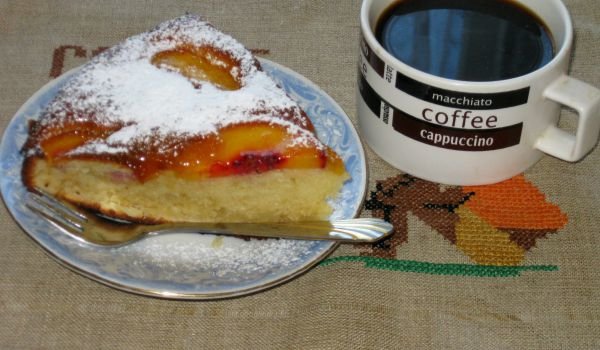 Сладкиш Младост с праскови