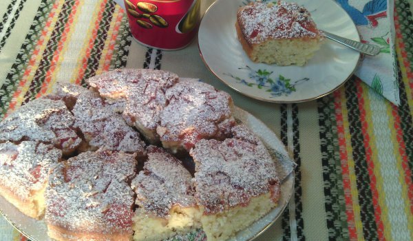 Сладкиш с бадеми и розов локум