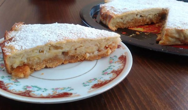 Сладкиш с банани и ябълки
