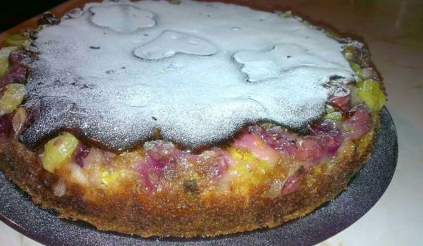 Сладкиш с грозде и карамел
