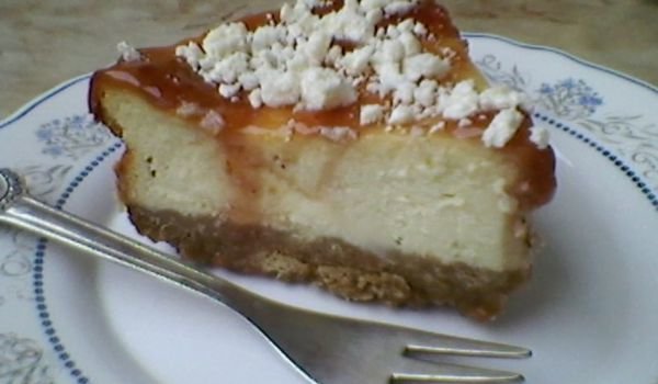 Сладкиш с извара и бисквити