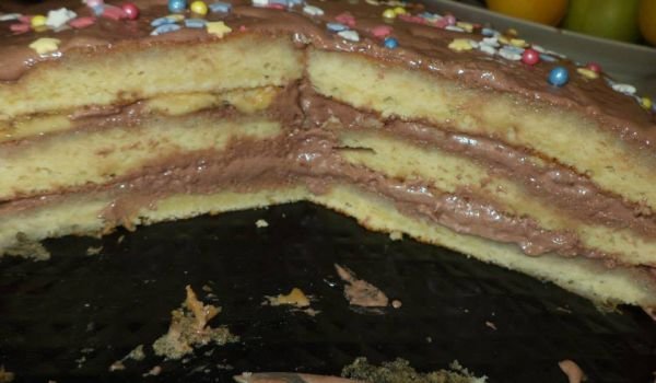 Сладкиш с какаов крем