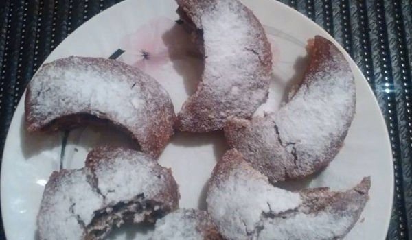 Сладкиш с канела и сладко