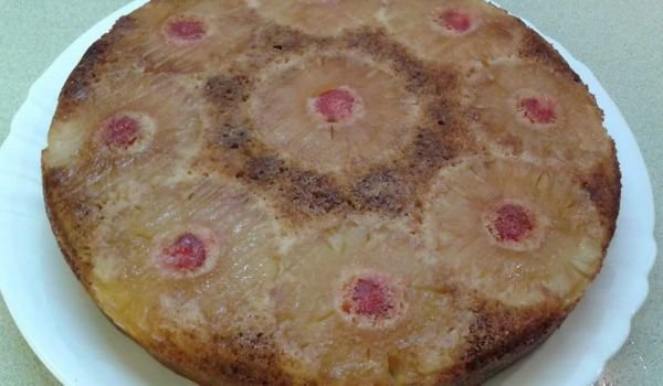 Сладкиш с компот от ананас