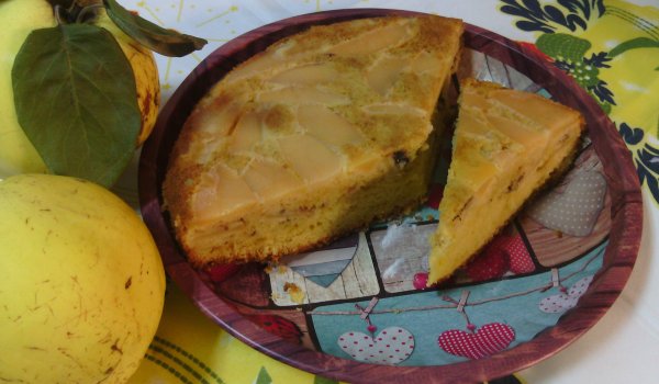Сладкиш с парченца дюли и орехи