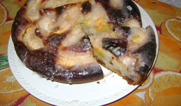 Сладкиш с пъпеш и лимонова глазура