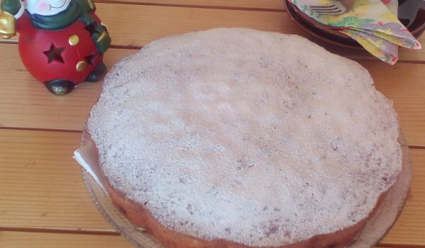 Сладкиш с шоколад и сушени сини сливи