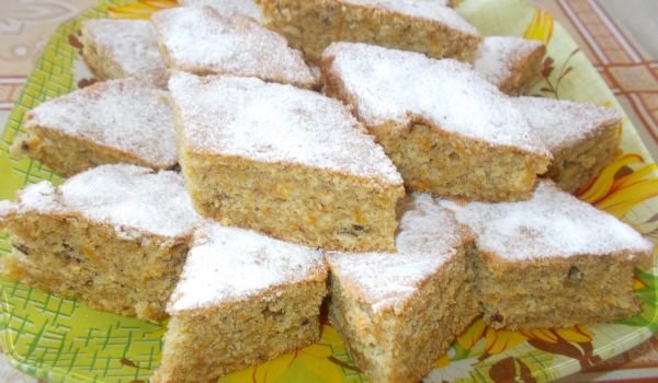 Сладкиш с тиква и лешници