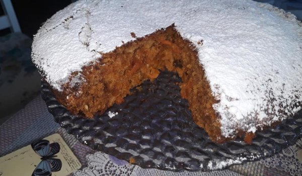 Сладкиш с тиква, моркови и орехи