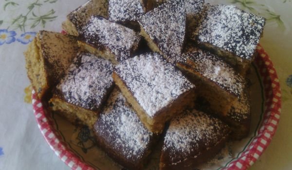 Сладкиш със сладко от цели череши
