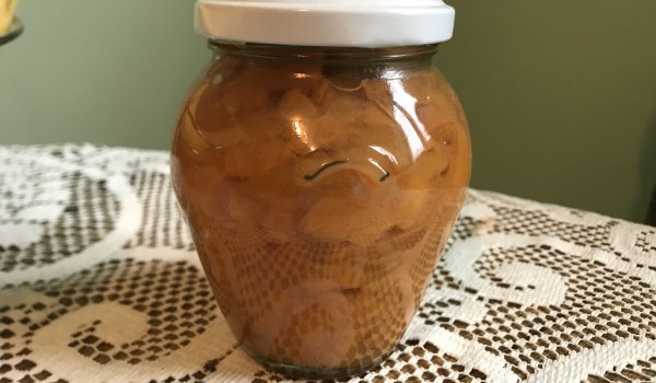 Сладко от белени праскови