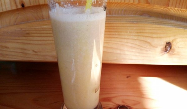 Слънчев здравословен коктейл