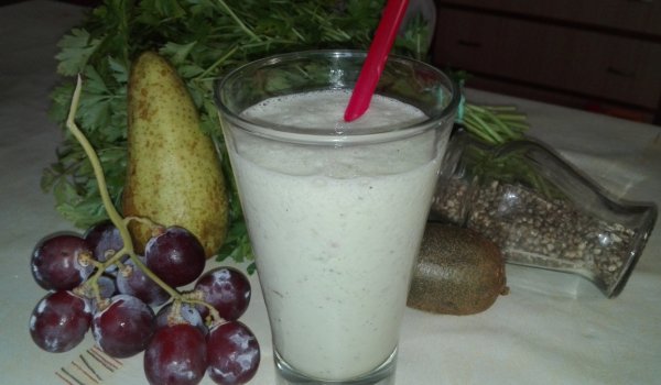 Смути микс с грозде